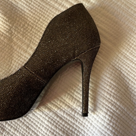 Nine West gold pumps size 6.5 brand new! - Picture 4 of 5